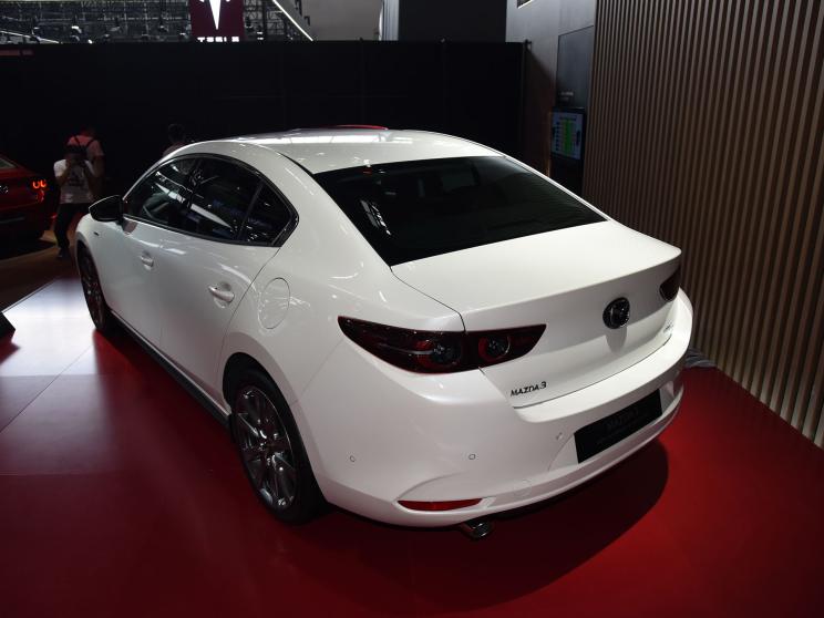 Mazda 3 100th Anniversary Special Edition презентована на Пекінському автосалоні