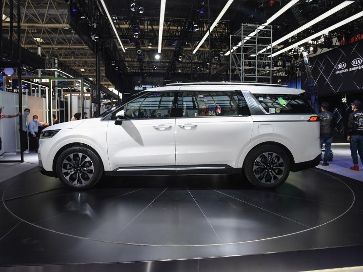 В Пекіні представили новий KIA Carnival для внутрішнього ринку