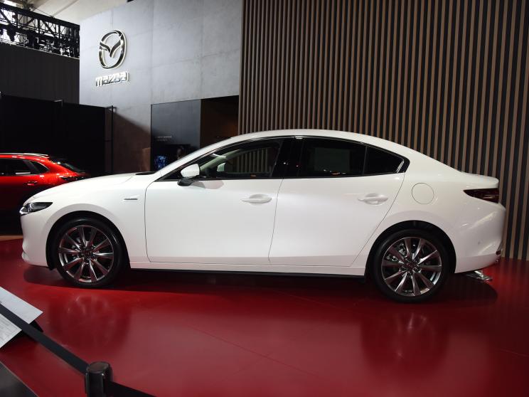 Mazda 3 100th Anniversary Special Edition презентована на Пекінському автосалоні