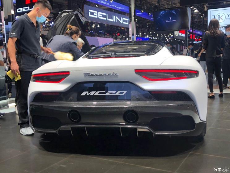В Пекіні представлений среднемоторний суперкар Maserati MC20