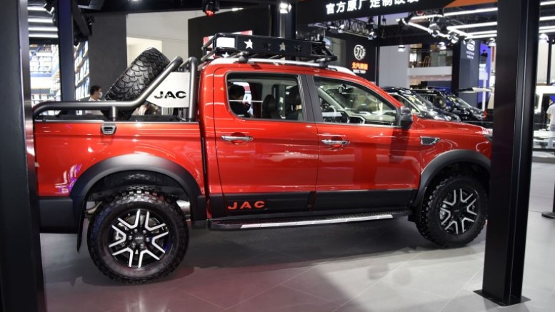 На автосалоні в Пекіні представили пікап JAC T9