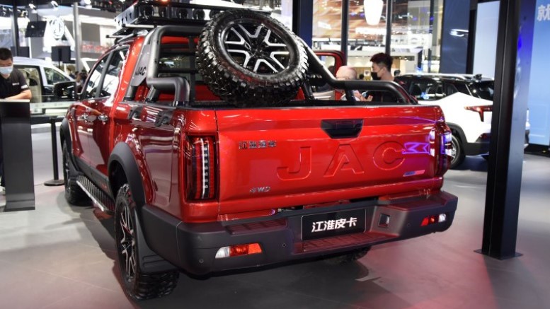 На автосалоні в Пекіні представили пікап JAC T9