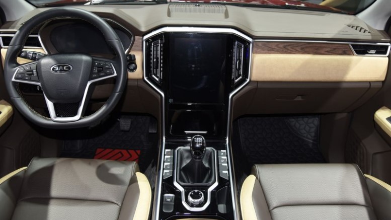 На автосалоні в Пекіні представили пікап JAC T9