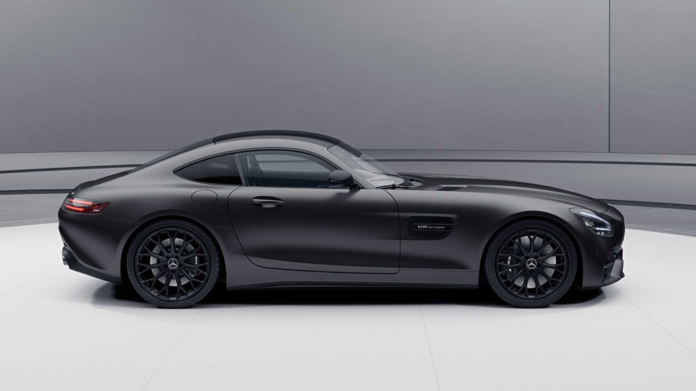 Компанія Mercedes-Benz представила оновлену базову модифікацію спорткара AMG GT