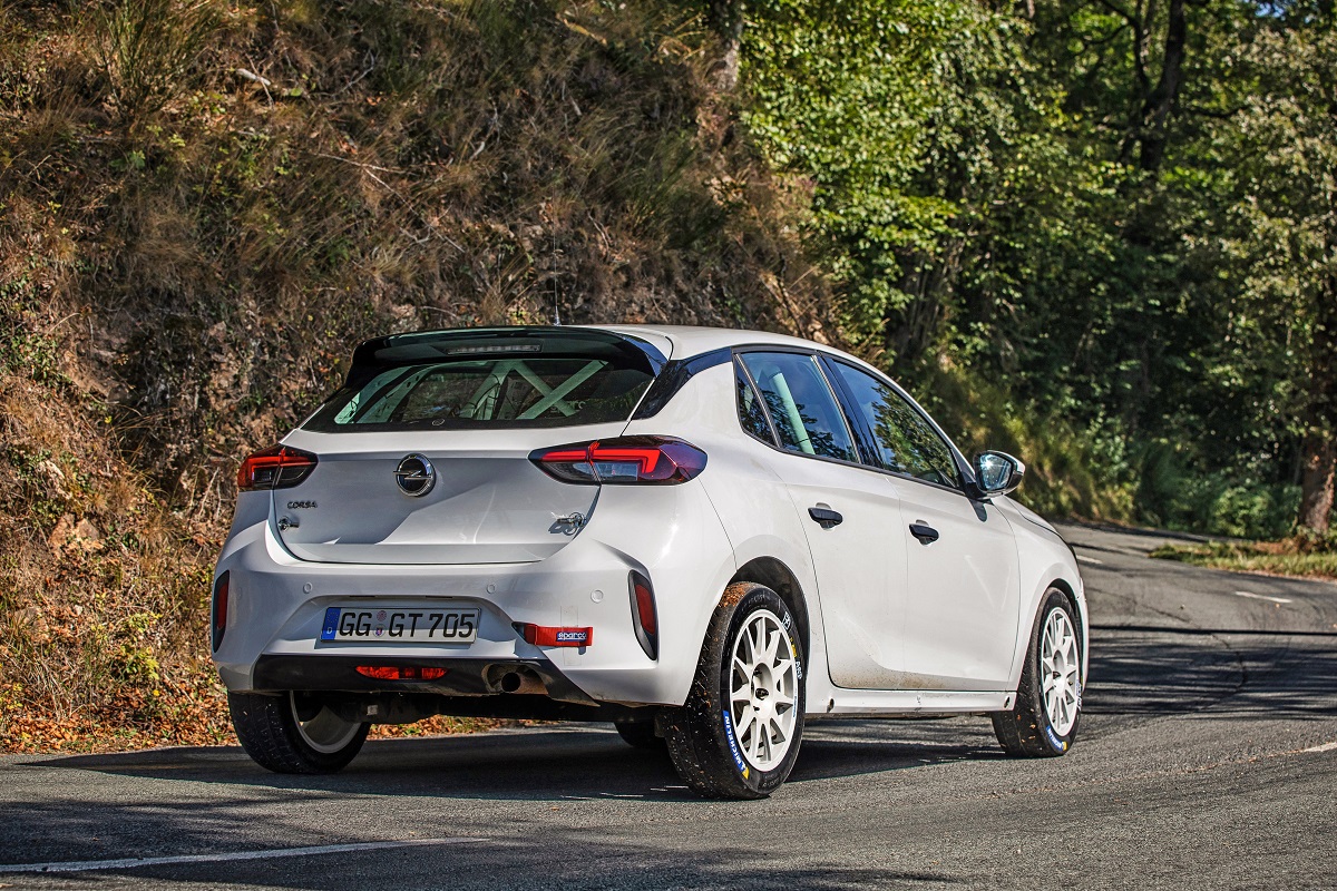 Opel розробив модель для клієнтів, які приймають участь в ралійних гонках