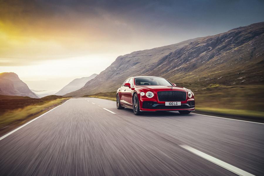 Bentley представила «легкий» Flying Spur з мотором V8