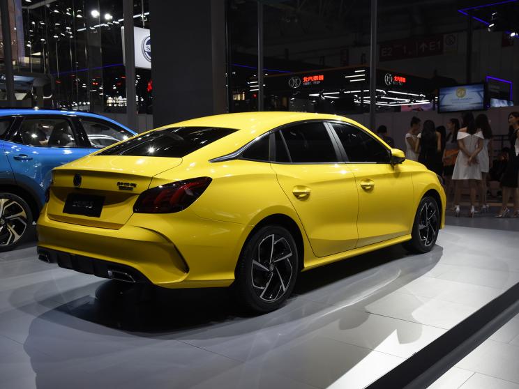 На Пекінському автосалоні було офіційно представлений абсолютно новий MG 5