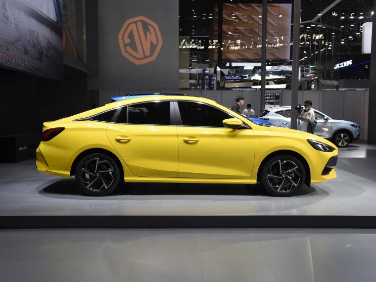 На Пекінському автосалоні було офіційно представлений абсолютно новий MG 5