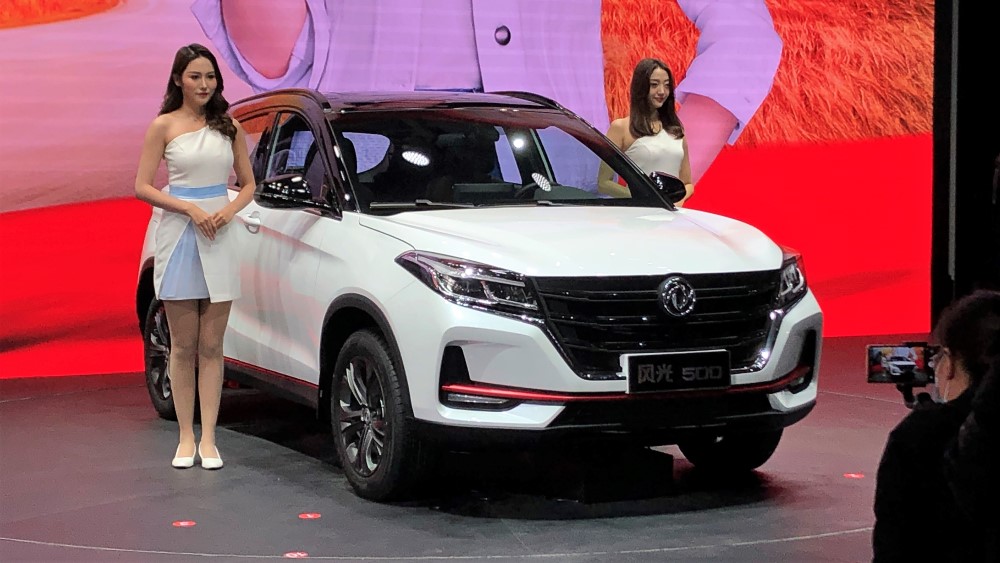 Кросовер Dongfeng Glory 500 і пікап Rich презентовані на Пекінському автошоу