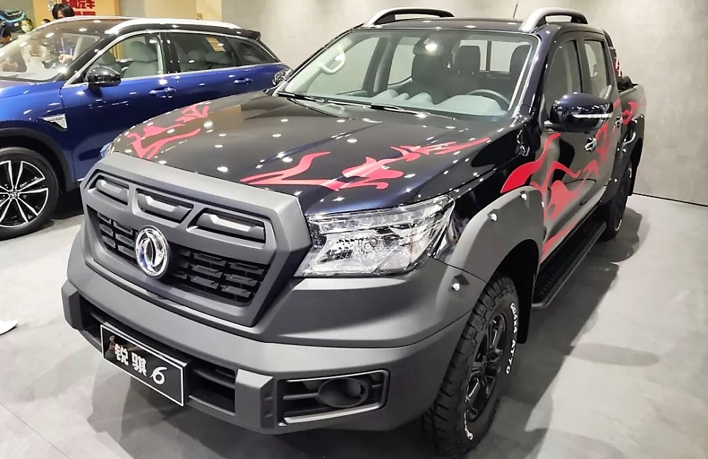 Кросовер Dongfeng Glory 500 і пікап Rich презентовані на Пекінському автошоу