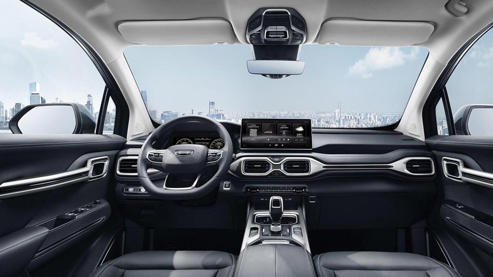 У модельному ряду Geely з'явився трьохрядний кросовер Okavango