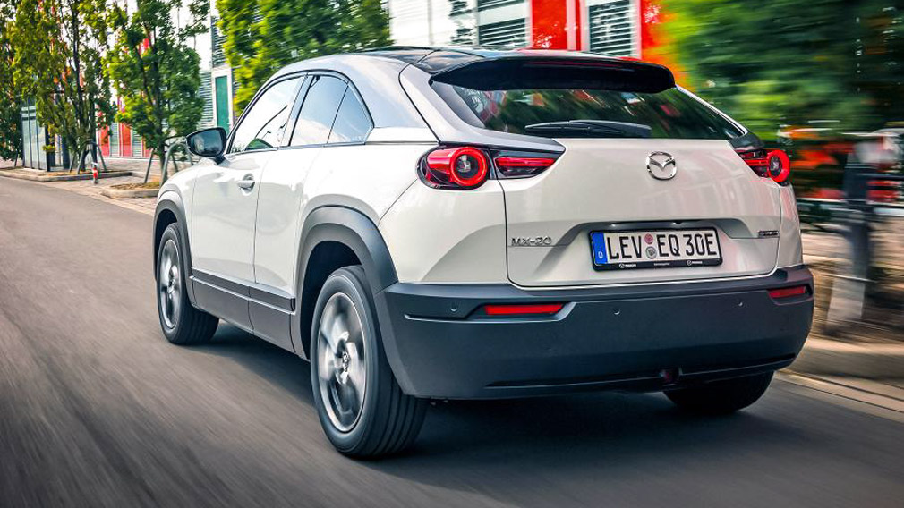 В Японії стартував продаж нового кросовера Mazda MX-30