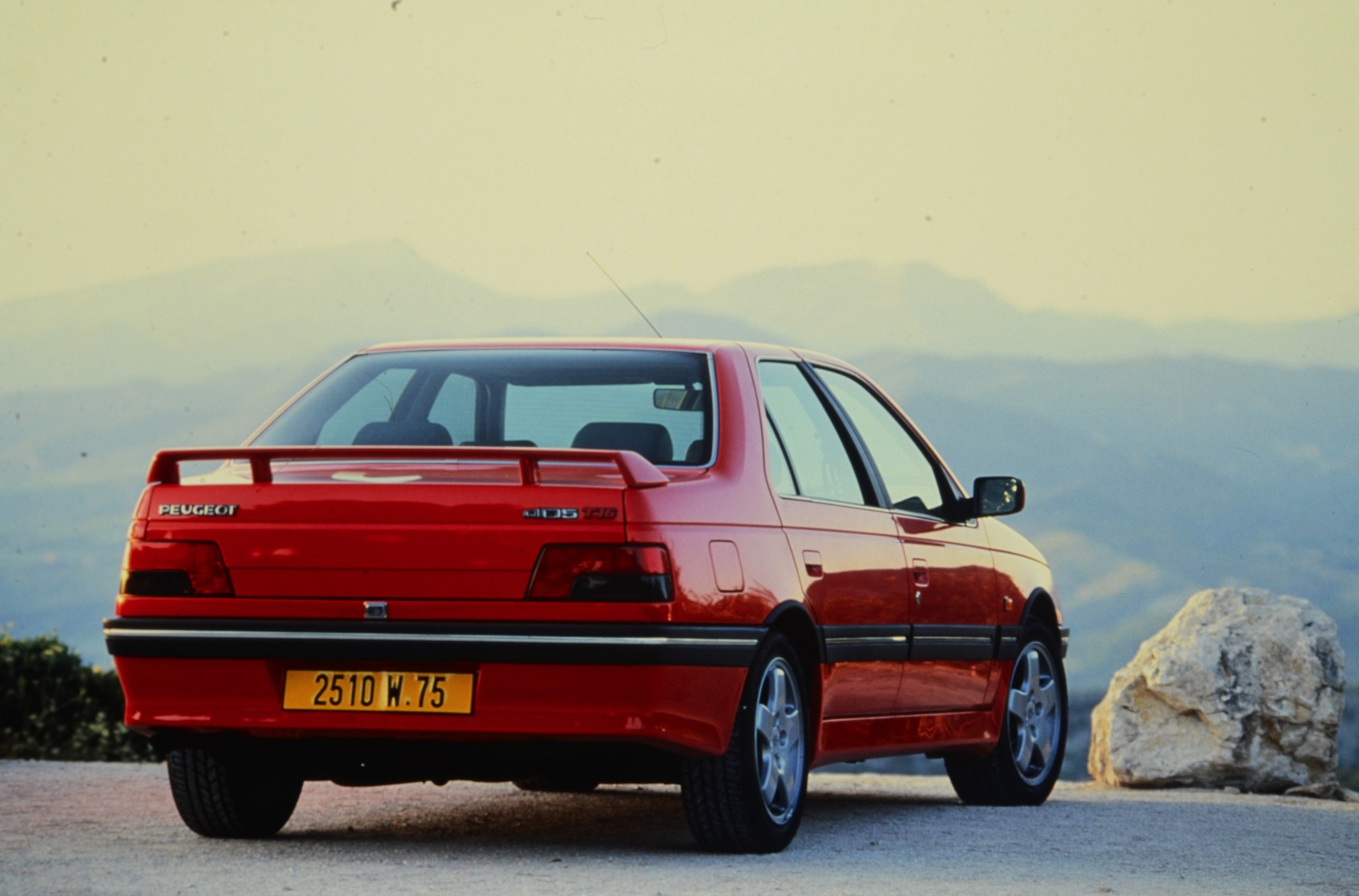 Peugeot 405 T16 як прообраз 508 Peugeot Sport Engineered