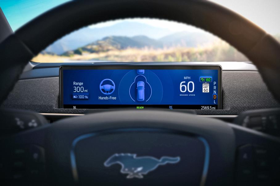 Ford розкрив вартість автопілота, який дозволить прибирати руки з керма