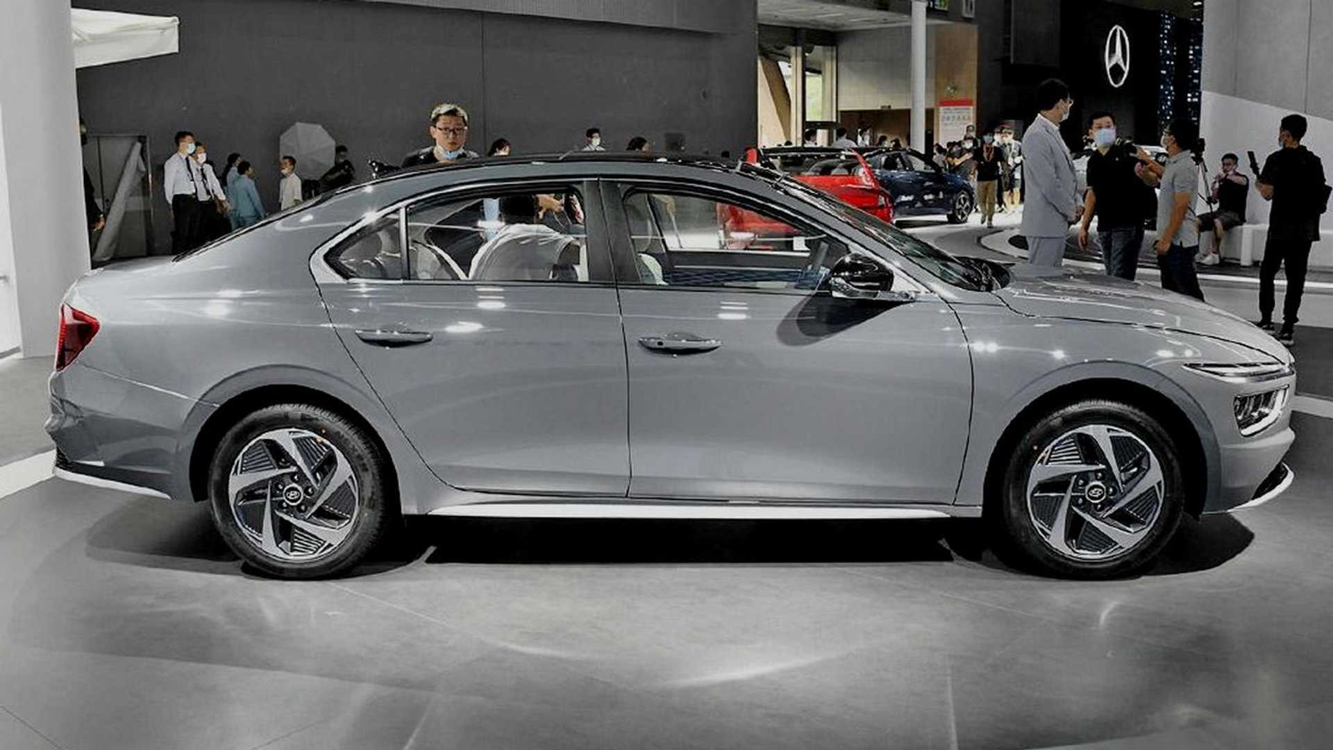 На автосалоні в Гуанчжоу Hyundai презентував електричний седан