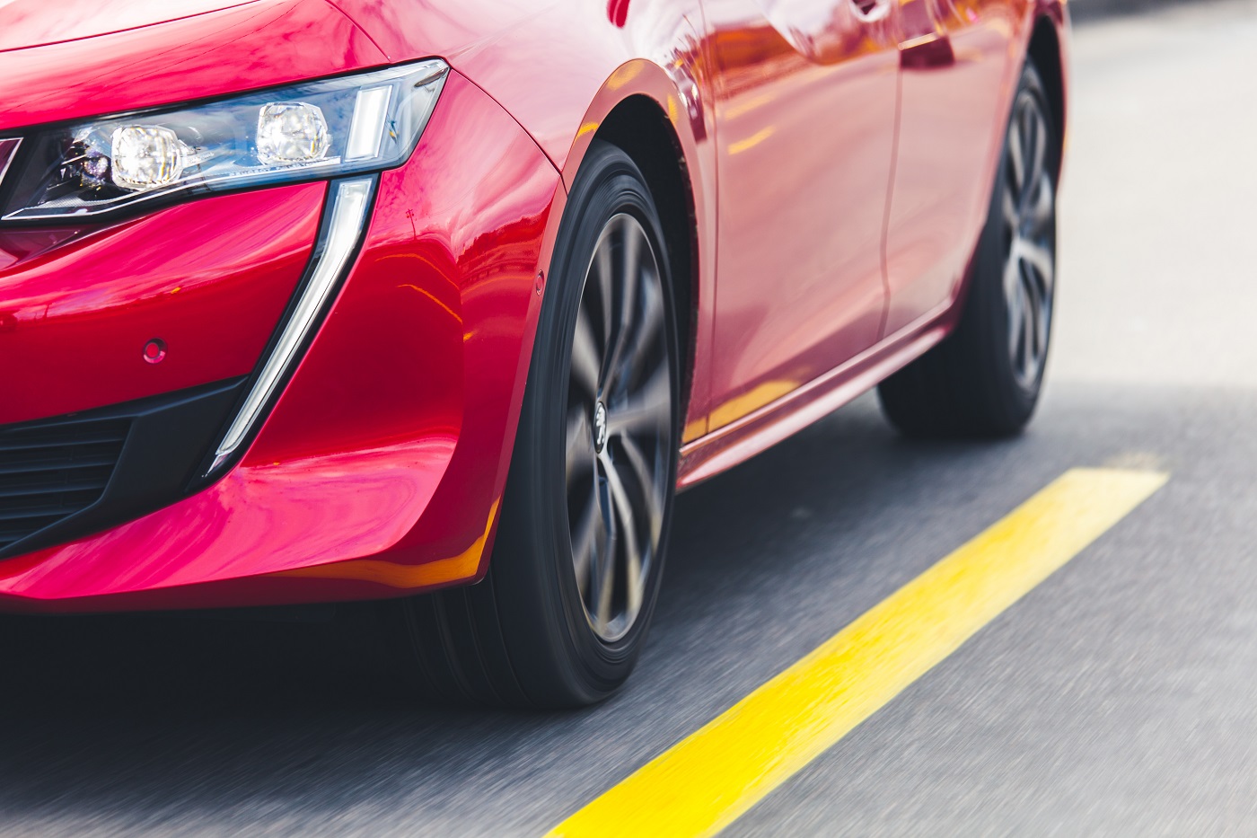 Peugeot 508 пропонує максимальні 215 конячок з новим бензиновим двигуном