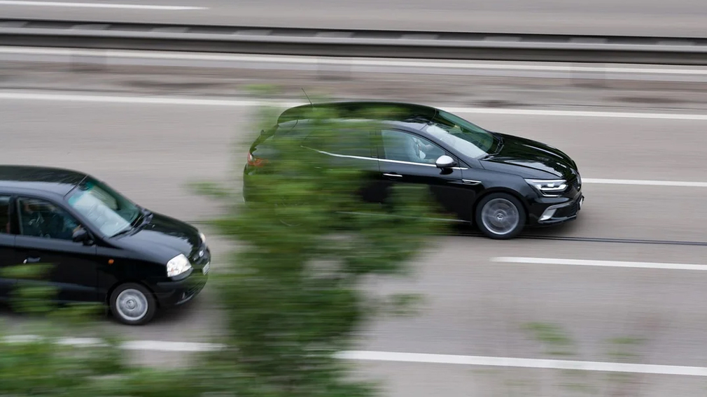 Що робити, якщо водій не встигає завершити обгін