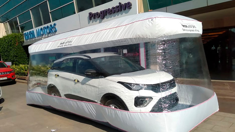 В Індії дилери Tata Motors почали продавати автомобілі в пластиковій упаковці