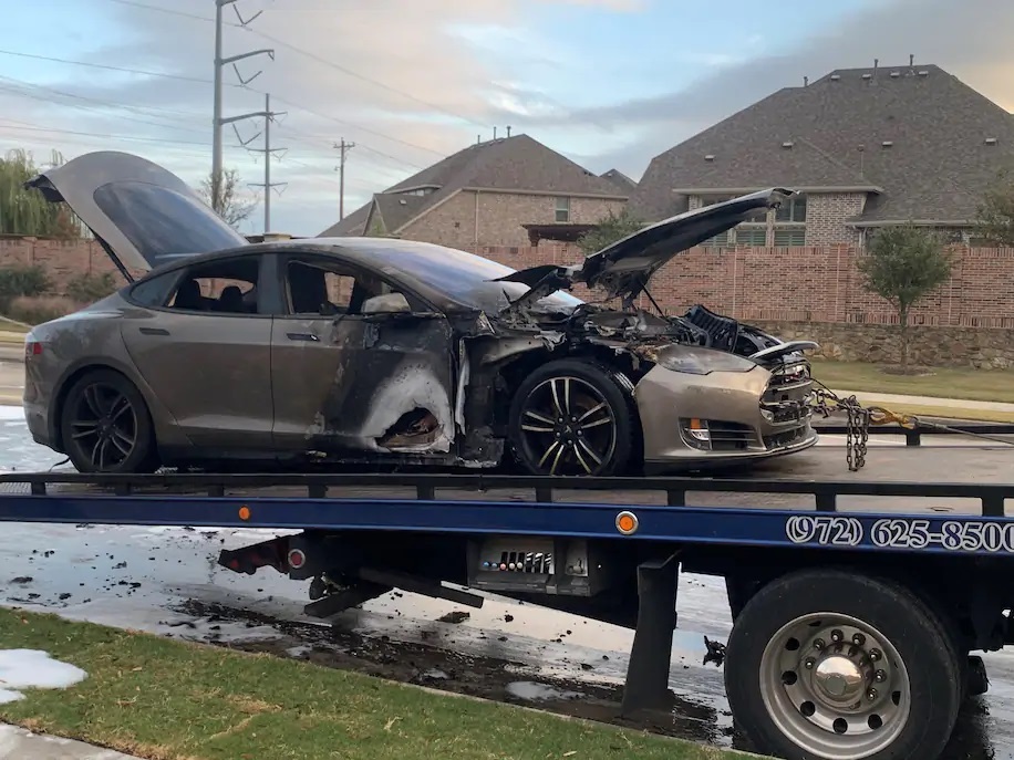 Чергова Tesla збільшила кількість випадків загоряння уживаних електромобілів
