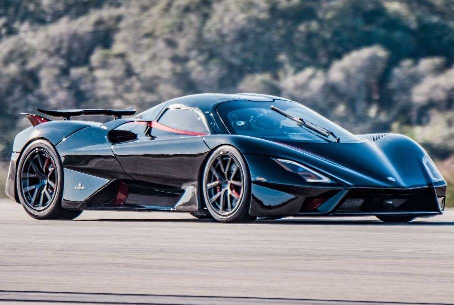 Суперседан BMW M5 CS, оновлені MINI і Tesla зі штурвалом: головне за тиждень