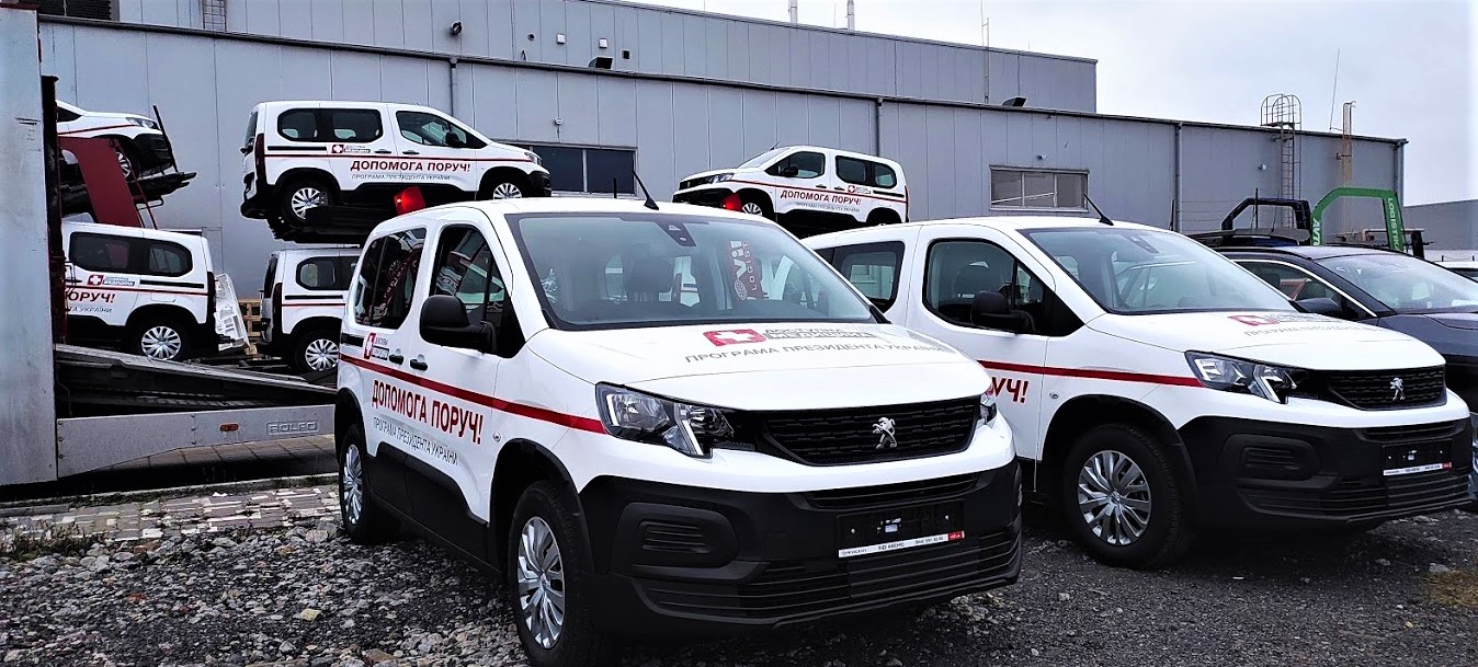 Медичні амбулаторії отримали 47 нових надійних автомобілів Peugeot Rifter