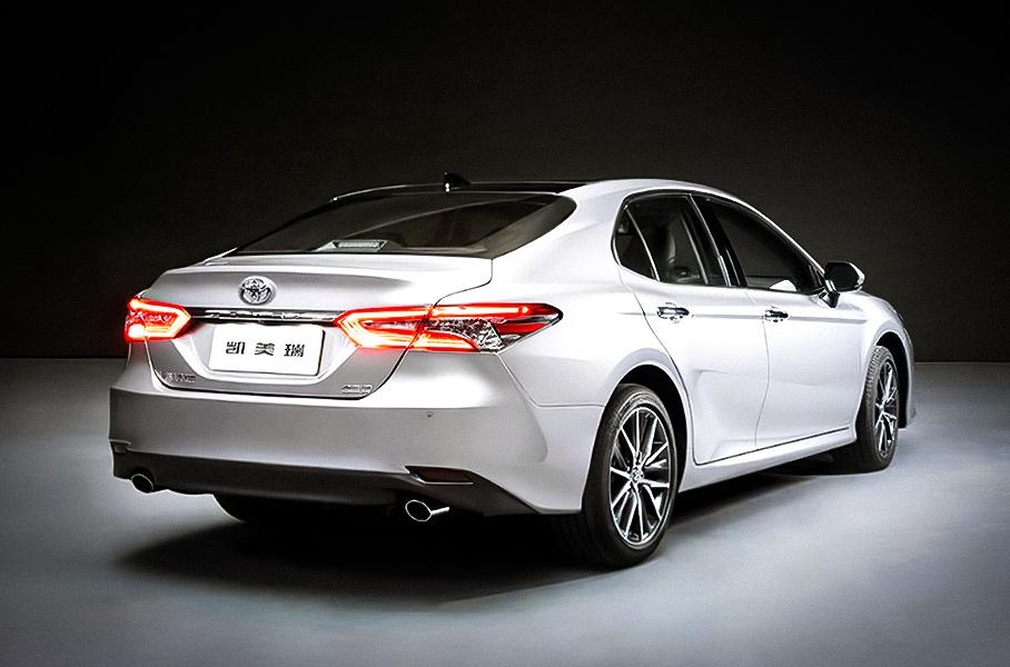 Представлена оновлена Toyota Camry з ексклюзивними опціями