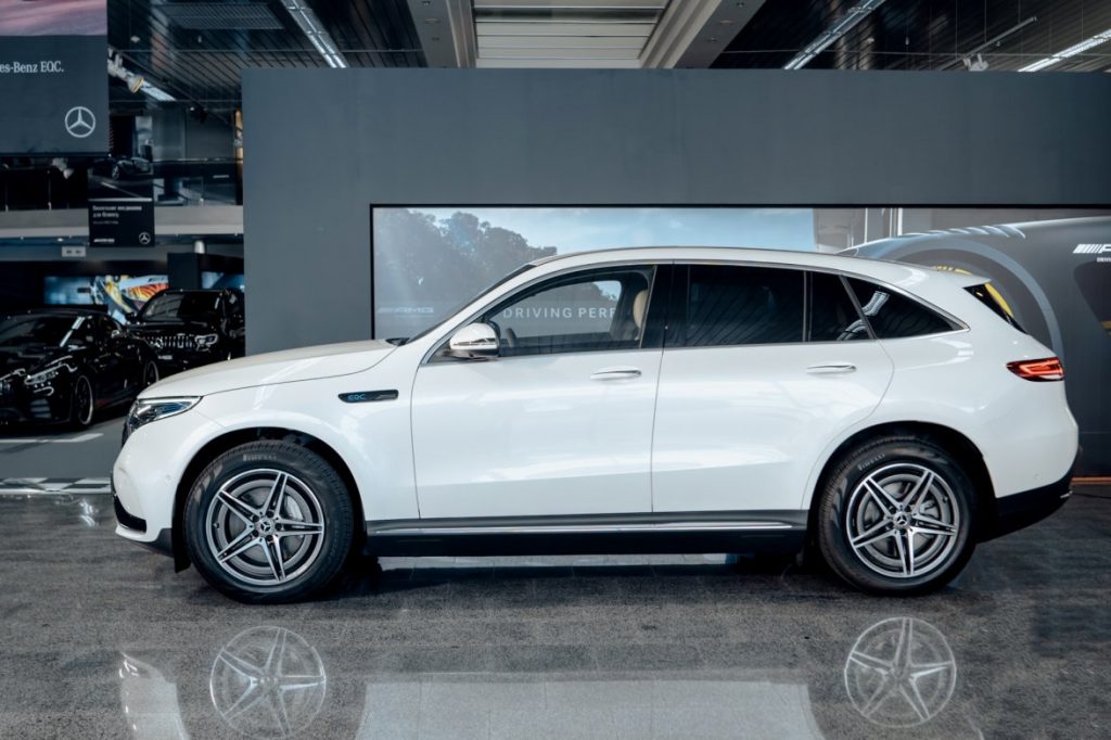 Електричний кросовер EQC вже в Україні