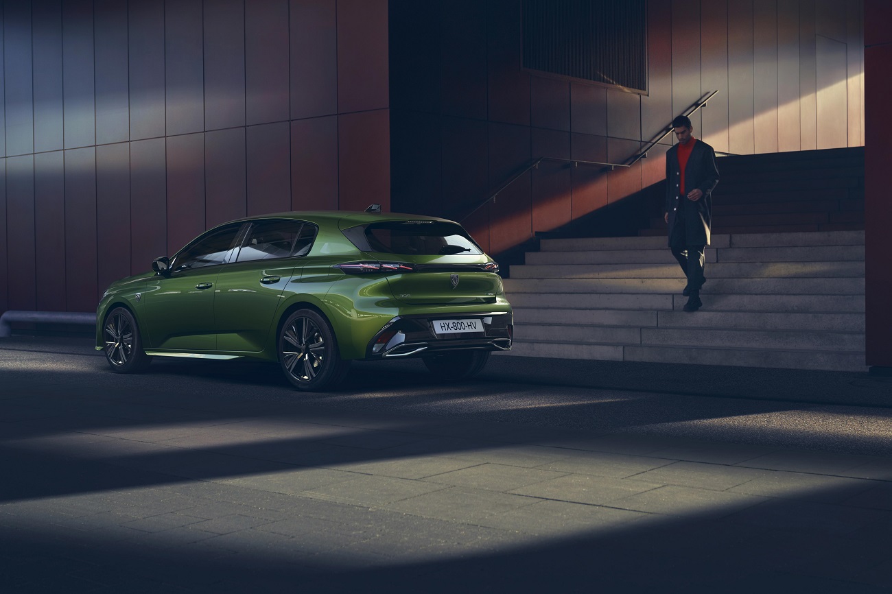 Peugeot представив новий потужний Plug-In гібрид
