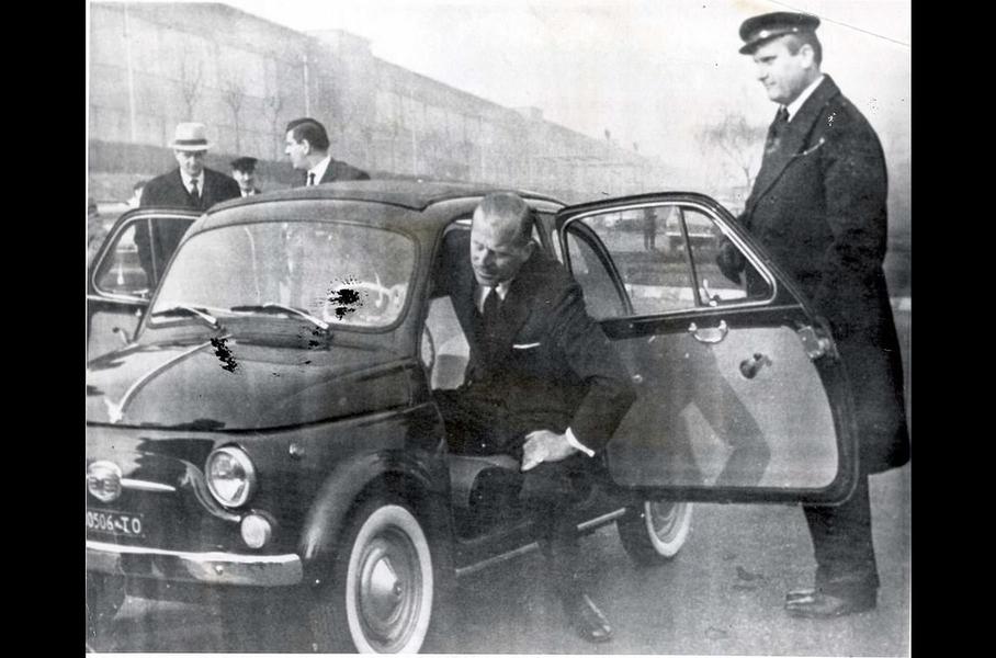 Чоловік королеви і його автомобілі