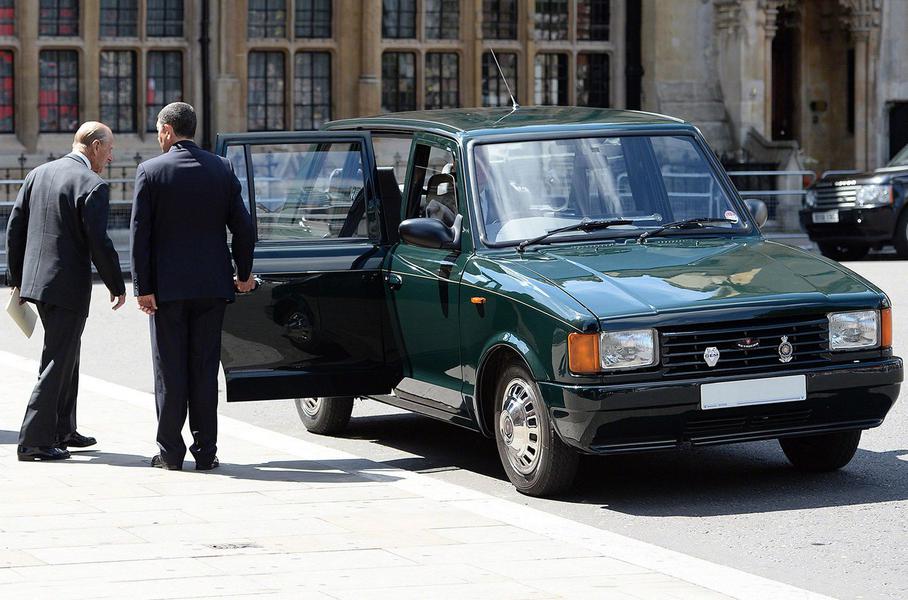 Чоловік королеви і його автомобілі