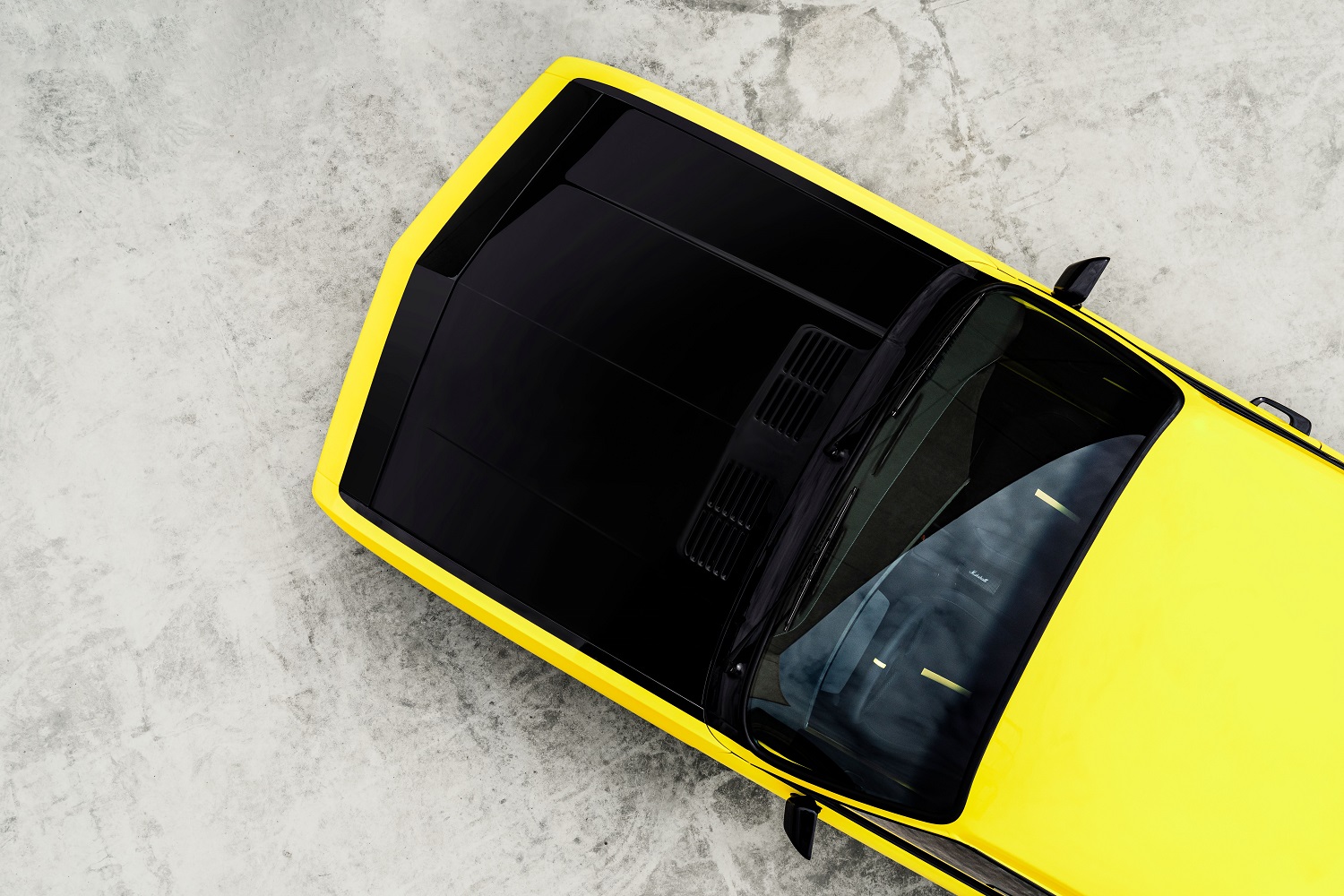 Легендарна Opel Manta повертається – зустрічайте електричне спорткупе в стилі ретро