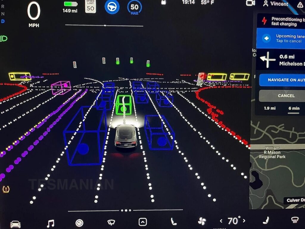 Регулюючі органи перевіряють заяви Tesla про можливість безпілотного водіння