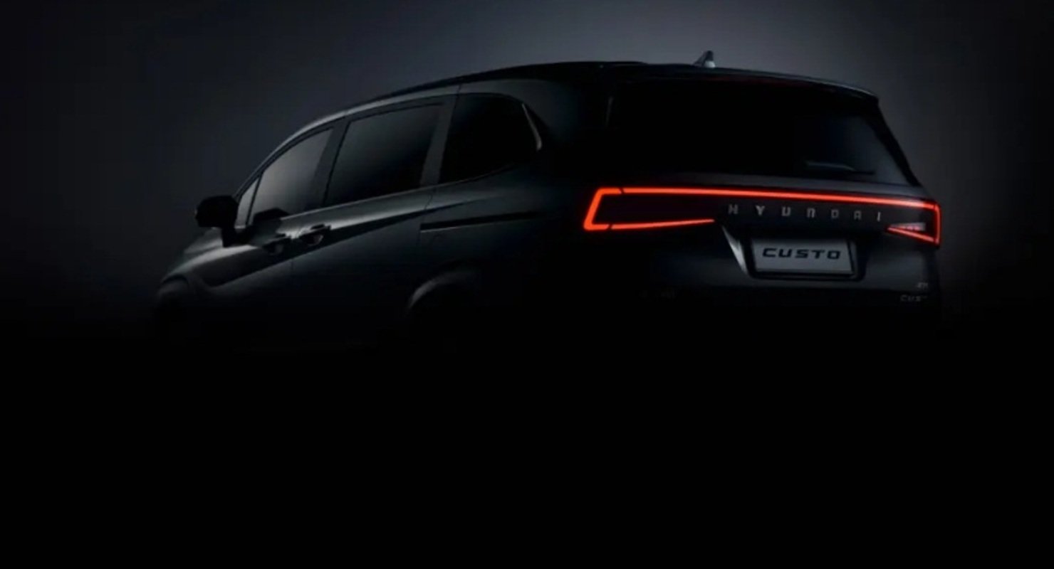 Hyundai представила перші фото нового мінівена Custo