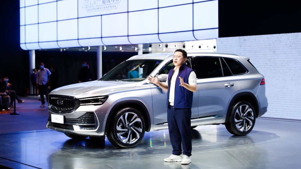 На ринок вийшов флагманський кросовер Geely. Модель виявилася доступнішою колишньої