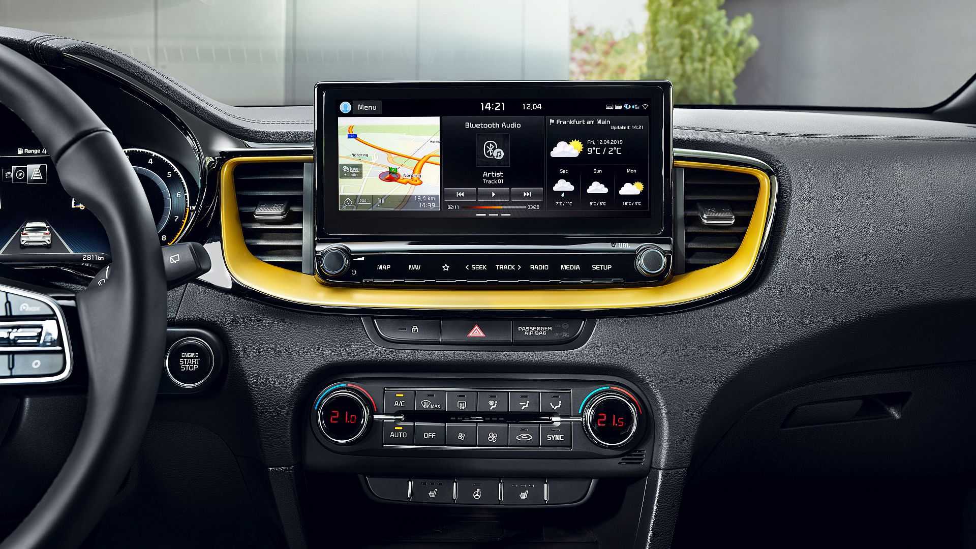 Kia показала перше фото оновлених Ceed