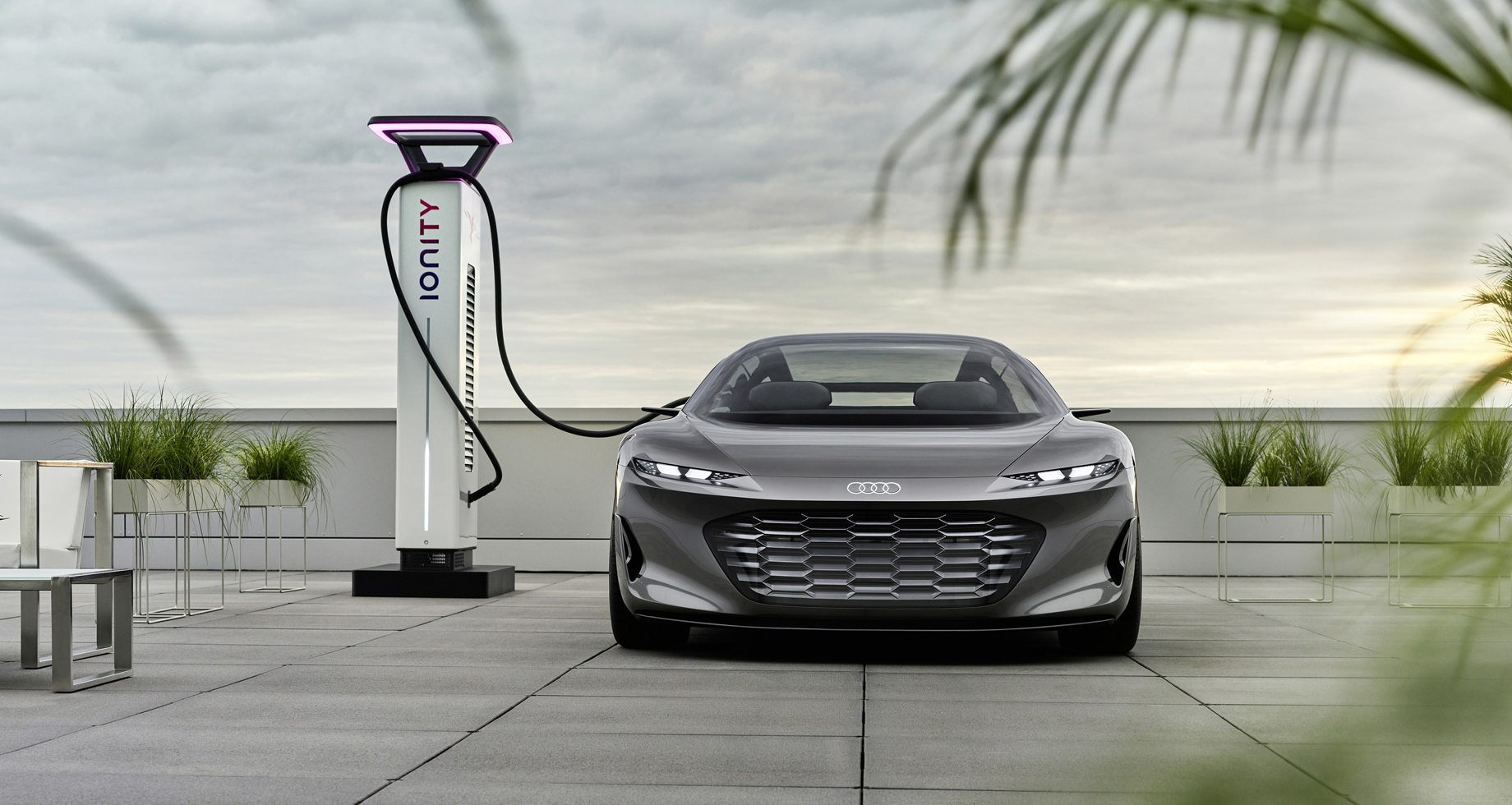 Audi Grandsphere отримав дерев'яні екрани і мегабатарею