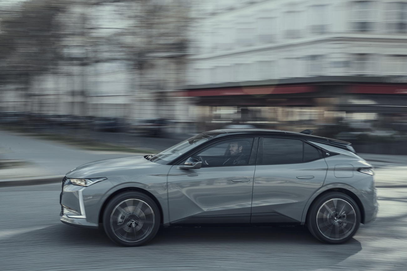 Розсекречені комплектації нового крос-купе DS 4 для України