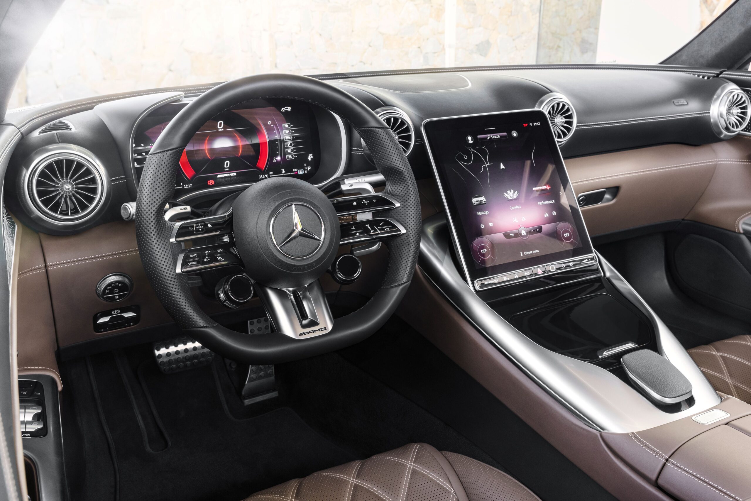Головні новинки тижня: Range Rover та Mercedes SL
