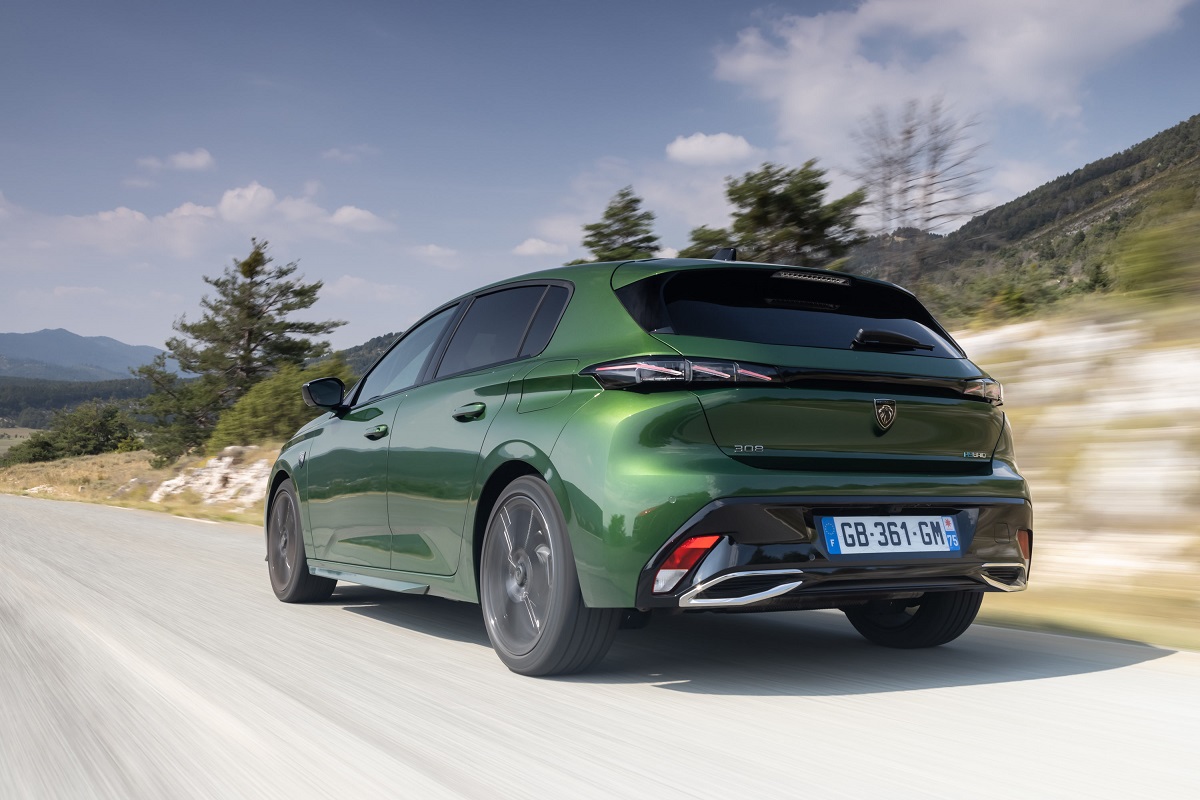 Новий PEUGEOT 308 став фіналістом Car Of The Year 2022!