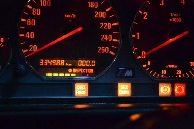 Чому лампочка Check Engine спалахує частіше взимку