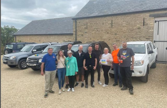 Колишній ведучий Top Gear підтримав Україну пікапами