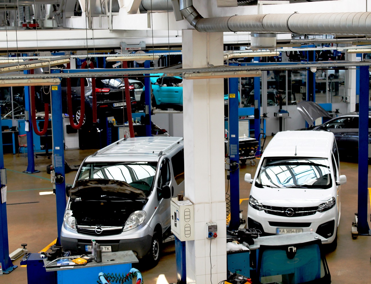 500 автомобілів брендів PEUGEOT, CITROЁN та OPEL були безкоштовно відремонтовані на користь України