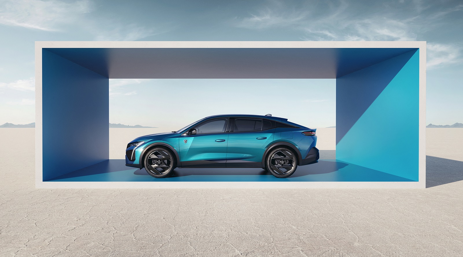 Новий представник роду Peugeot - зустрічайте динамічний та вражаючий фастбек C-класу